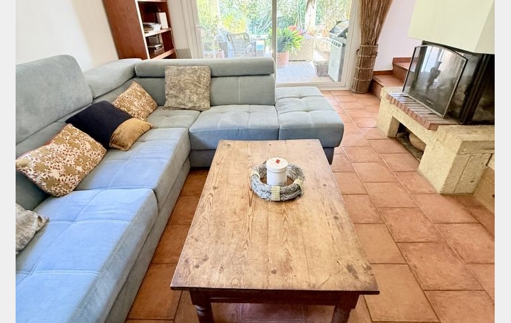 Villa VACQUEYRAS (84190)  128 m2 445 000 € 