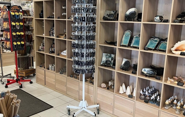 Local commercial DOUARNENEZ (29100)  61 m2 199 990 € 