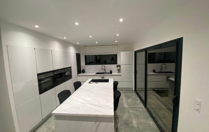 Réseau Immo-diffusion : Maison  LA RICAMARIE  200 m2 365 000 € 