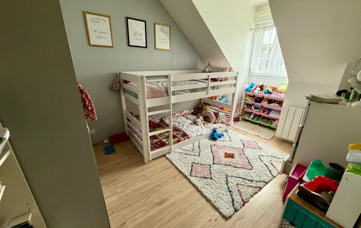 Maison VILLECRESNES (94440)  103 m2 440 000 € 