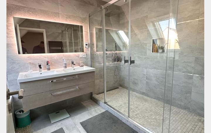 Maison LA QUEUE-EN-BRIE (94510)  191 m2 730 000 € 