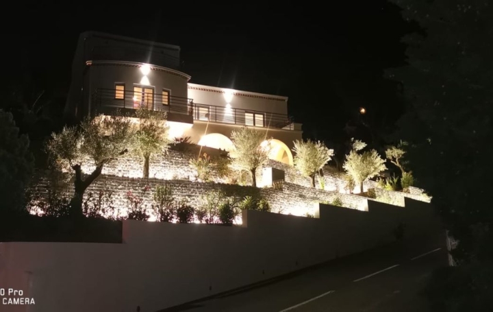 Maison ROQUEBRUNE-SUR-ARGENS (83380)  231 m2 2 790 000 € 