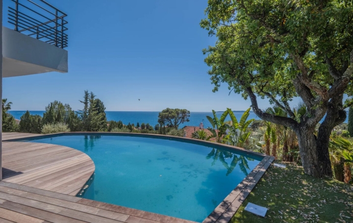 Réseau Immo-diffusion : Maison  ROQUEBRUNE-SUR-ARGENS  231 m2 2 790 000 € 