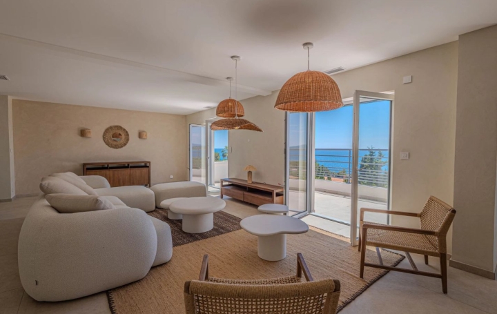 Maison ROQUEBRUNE-SUR-ARGENS (83380)  231 m2 2 790 000 € 