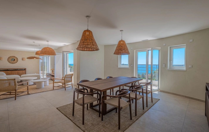 Maison ROQUEBRUNE-SUR-ARGENS (83380)  231 m2 2 790 000 € 