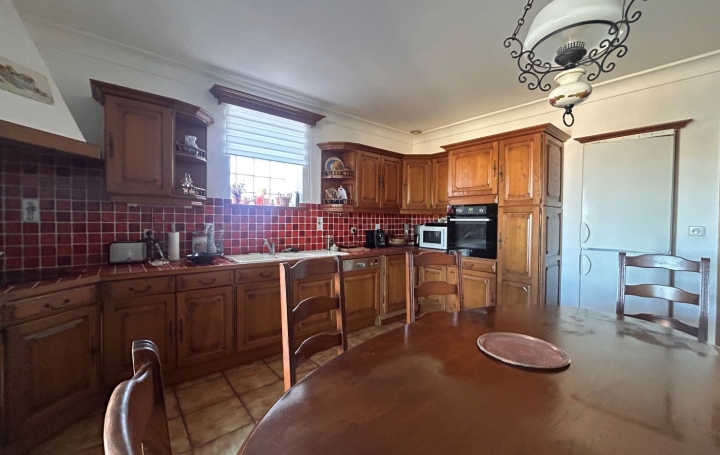 5 Pièces POUSSAN (34560)  124 m2 273 000 € 