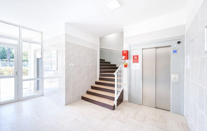 Studio SETE (34200)  19 m2 117 000 € 