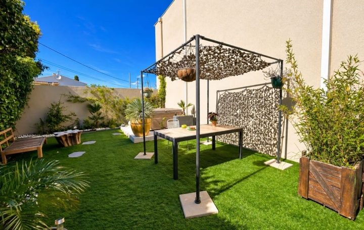 Maison POUSSAN (34560)  91 m2 359 000 € 