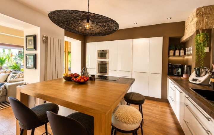 Maison POUSSAN (34560)  165 m2 699 000 € 