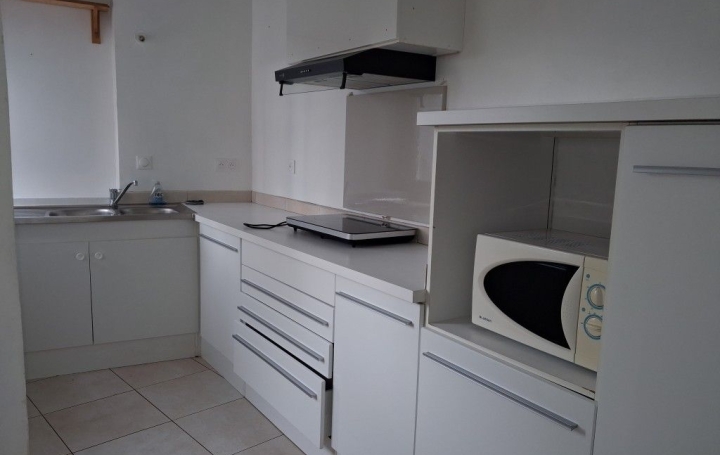 Maison CHATEAUNEUF-LA-FORET (87130)  55 m2 400 € 