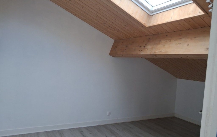 Maison CHATEAUNEUF-LA-FORET (87130)  55 m2 400 € 