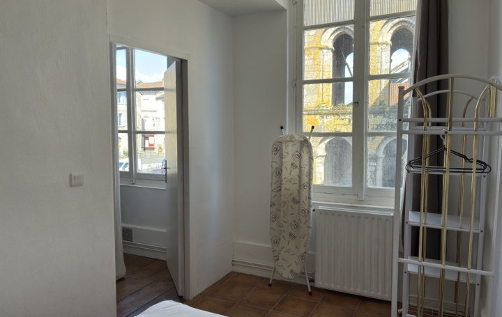 2 Pièces SAINT-LEONARD-DE-NOBLAT (87400)  51 m2 425 € 