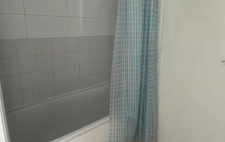 2 Pièces SAINT-LEONARD-DE-NOBLAT (87400)  51 m2 425 € 