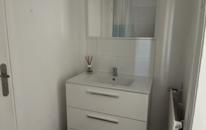 2 Pièces SAINT-LEONARD-DE-NOBLAT (87400)  51 m2 425 € 