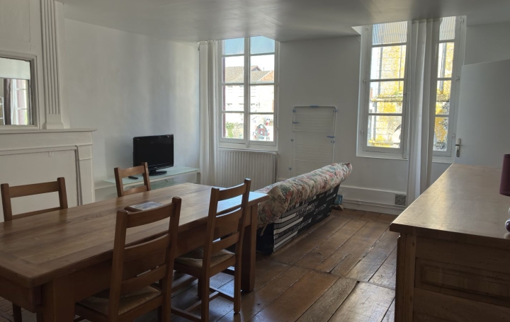 2 Pièces SAINT-LEONARD-DE-NOBLAT (87400)  51 m2 425 € 