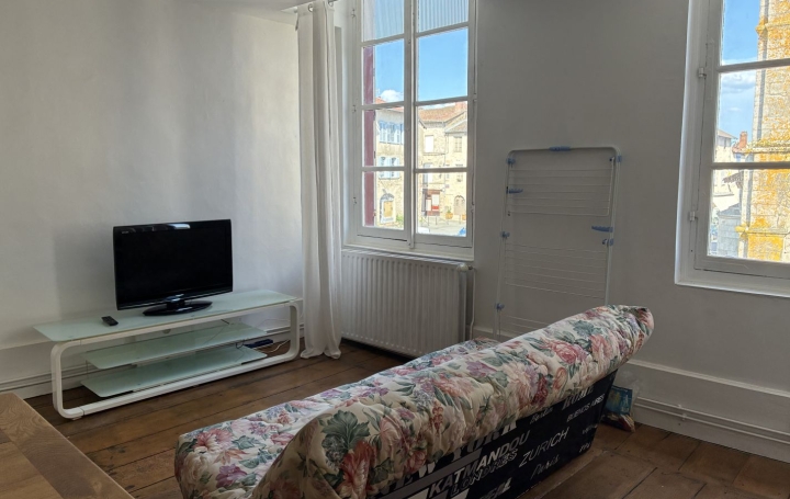 2 Pièces SAINT-LEONARD-DE-NOBLAT (87400)  51 m2 425 € 