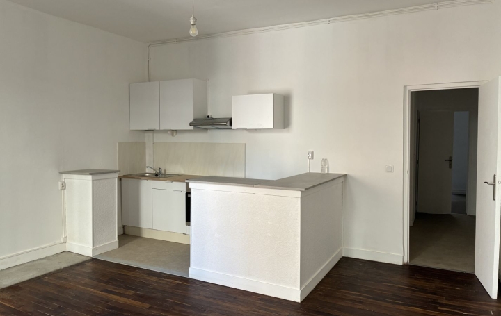 Maison CHATEAUNEUF-LA-FORET (87130)  48 m2 410 € 