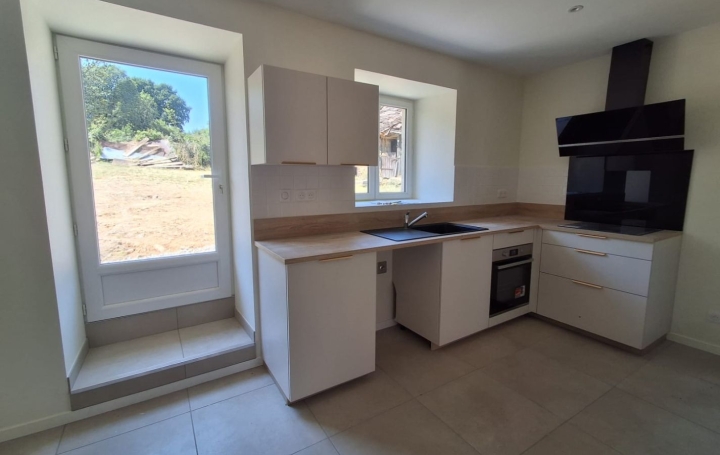 Maison SAINT-MEARD (87130)  84 m2 950 € 