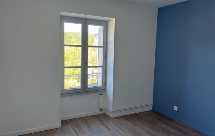 3 Pièces EYMOUTIERS (87120)  49 m2 440 € 