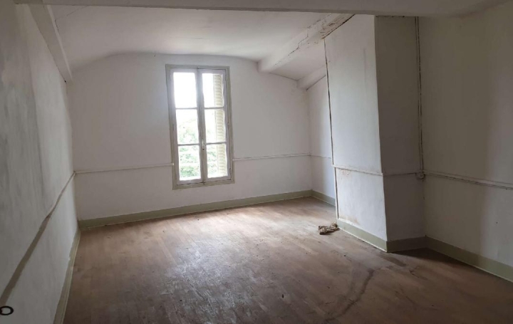 Maison SAINT-LEONARD-DE-NOBLAT (87400)  62 m2 25 000 € 