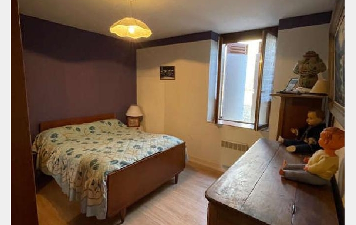 Maison PEYRAT-LE-CHATEAU (87470)  218 m2 77 000 € 