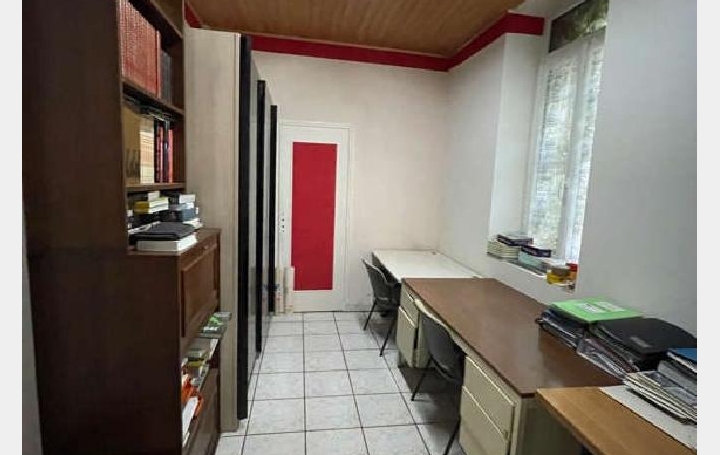 Maison PEYRAT-LE-CHATEAU (87470)  218 m2 77 000 € 