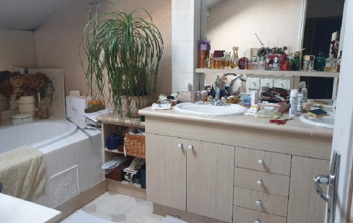 Maison SAINT-LEONARD-DE-NOBLAT (87400)  155 m2 197 000 € 