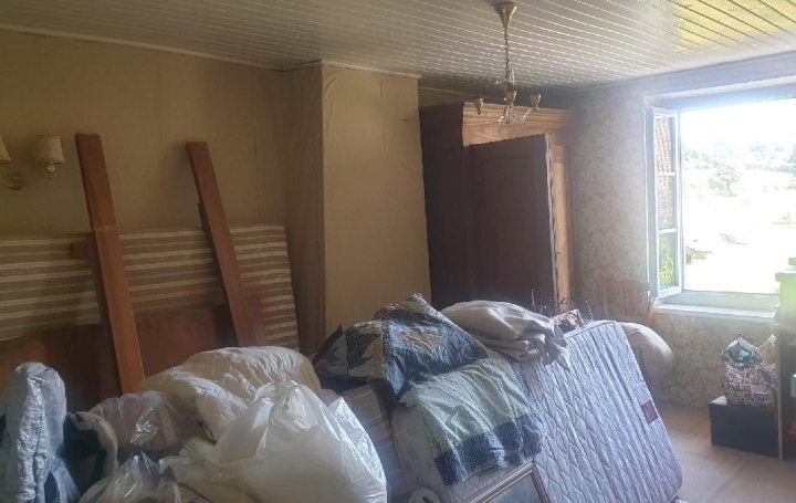 Maison PEYRAT-LE-CHATEAU (87470)  100 m2 77 000 € 