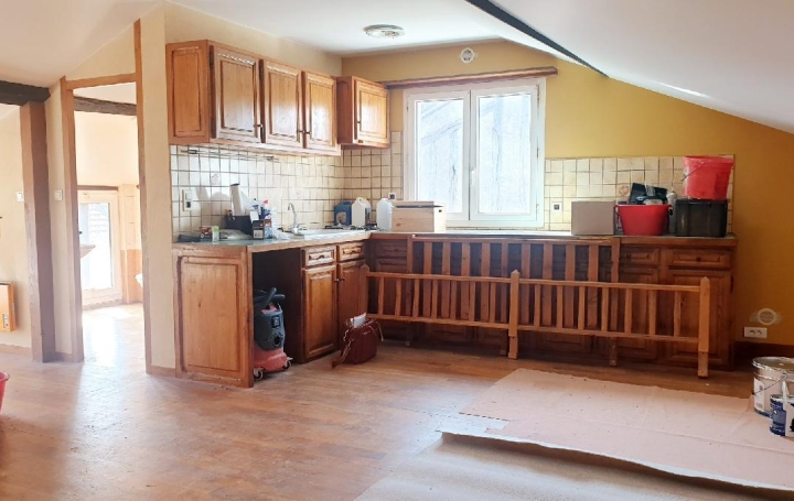 Immeuble SAINT-LEONARD-DE-NOBLAT (87400)  160 m2 98 000 € 