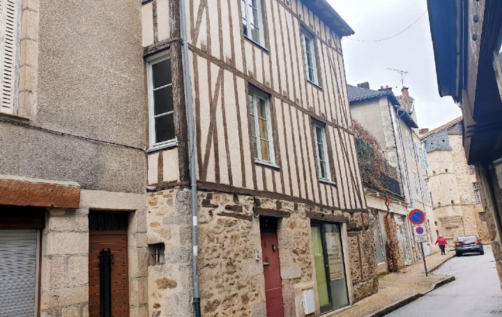 Immeuble SAINT-LEONARD-DE-NOBLAT (87400) 104 m<sup>2</sup> 129 000 € 