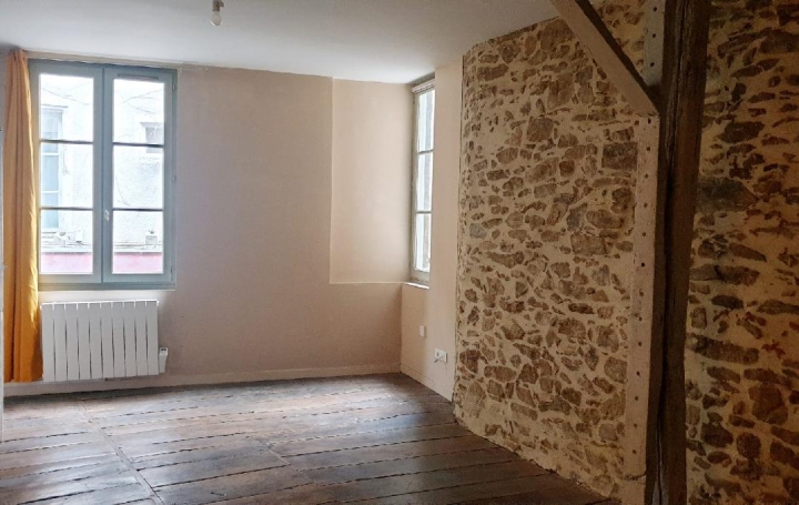 Immeuble SAINT-LEONARD-DE-NOBLAT (87400)  104 m2 129 000 € 