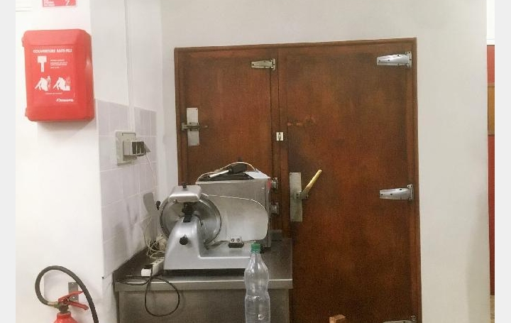 Activité commerciale EYMOUTIERS (87120)  1 000 m2 146 000 € 