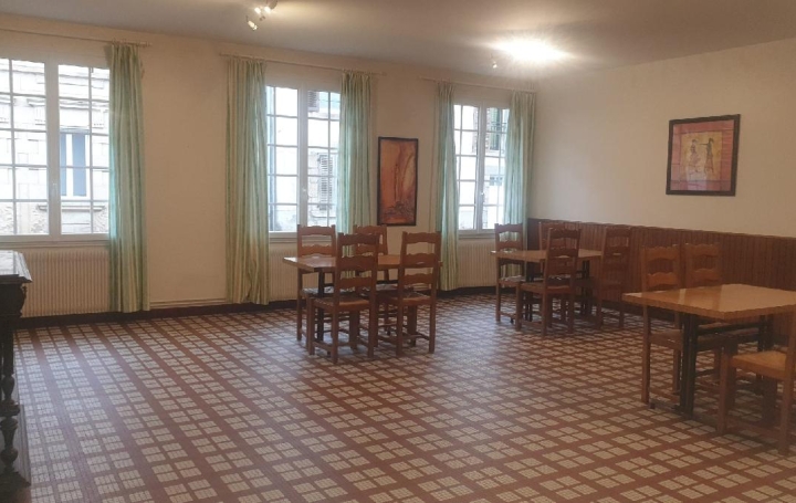 Local commercial BUJALEUF (87460)  525 m2 207 000 € 