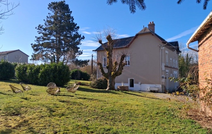 Maison SAINT-LEONARD-DE-NOBLAT (87400)  159 m2 289 000 € 