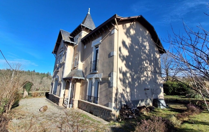 Maison / Villa SAINT-LEONARD-DE-NOBLAT (87400) 159 m<sup>2</sup> 289 000 € 