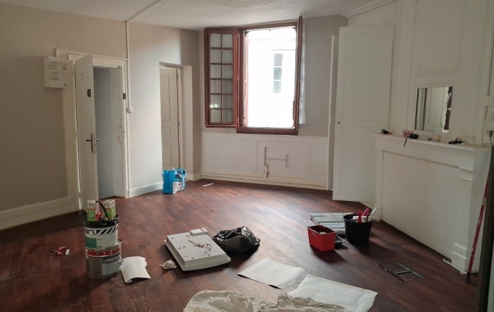 Immeuble SAINT-LEONARD-DE-NOBLAT (87400)  110 m2 148 000 € 