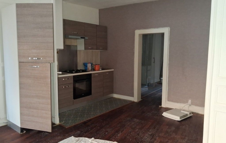 Immeuble SAINT-LEONARD-DE-NOBLAT (87400)  110 m2 148 000 € 