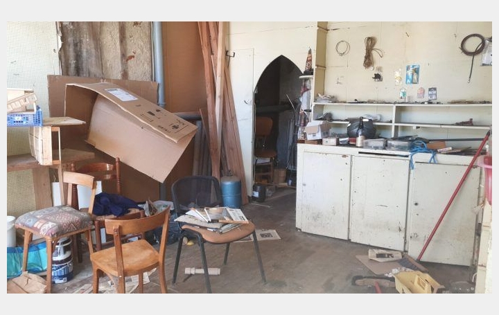 Local commercial SAINT-LEONARD-DE-NOBLAT (87400)  22 m2 18 000 € 