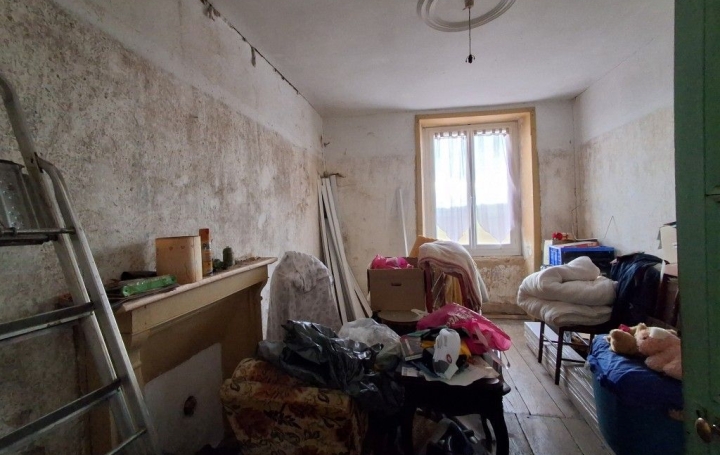 Maison LINARDS (87130)  252 m2 129 000 € 