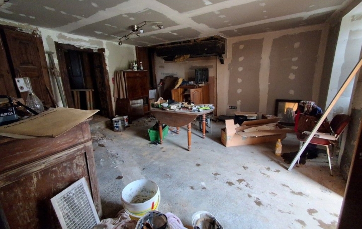 Maison SAINT-GENEST-SUR-ROSELLE (87260)  80 m2 44 000 € 