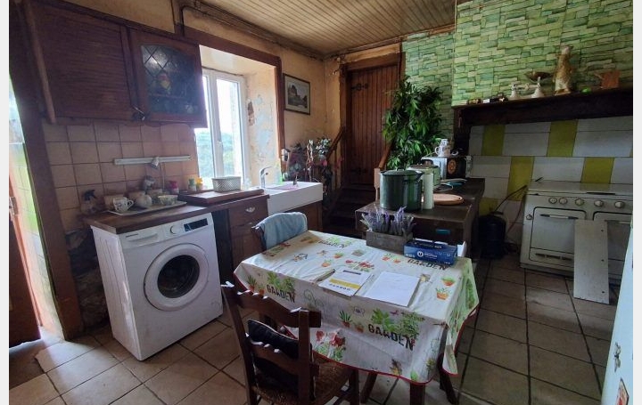 Maison CHATEAUNEUF-LA-FORET (87130)  91 m2 44 000 € 
