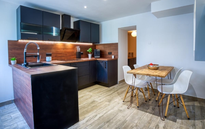 Maison MARENNES (17320)  113 m2 240 000 € 