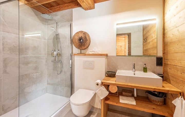 Maison MONTRIOND (74110)  370 m2 3 450 000 € 