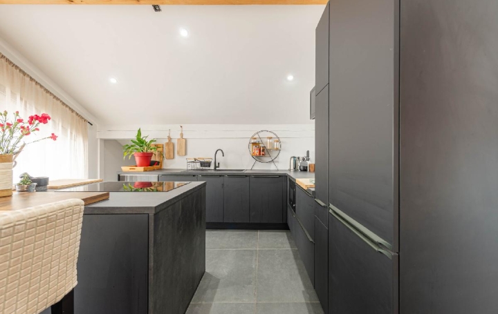 5 Pièces BALLAISON (74140)  145 m2 449 500 € 