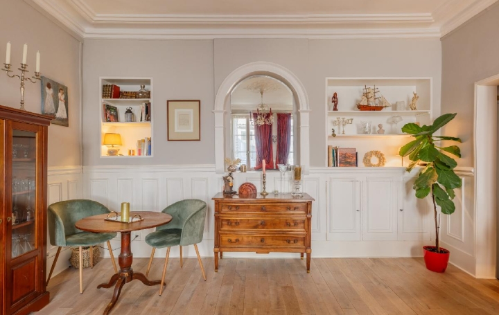 4 Pièces VERSAILLES (78000)  73 m2 473 000 € 