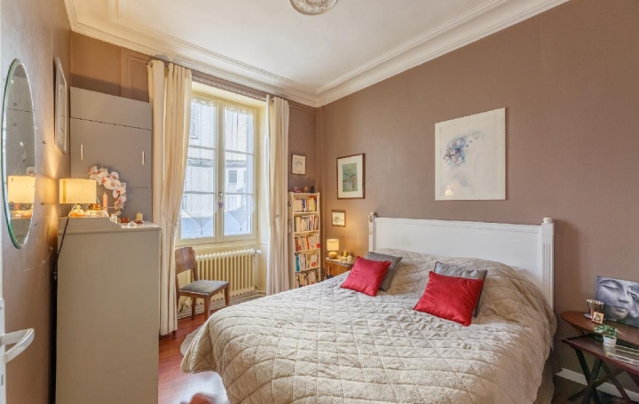 4 Pièces VERSAILLES (78000)  73 m2 473 000 € 