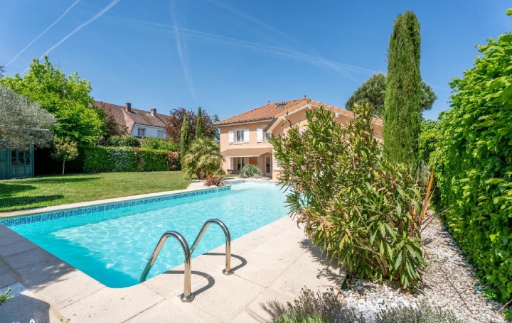 Maison CHAPONOST (69630)  176 m2 897 000 € 