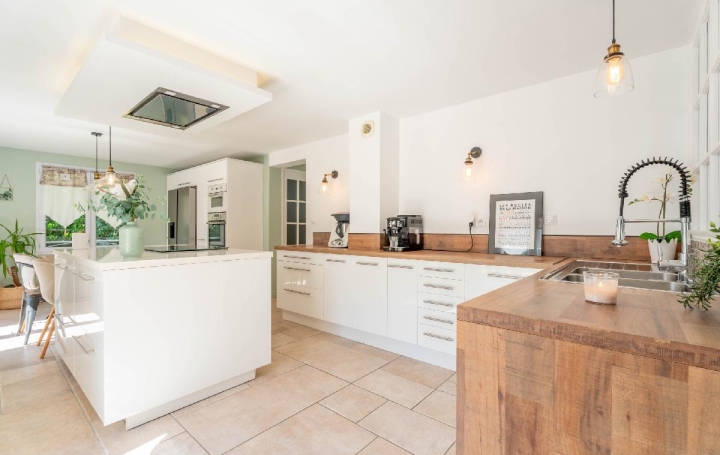 Maison CHAPONOST (69630)  176 m2 897 000 € 