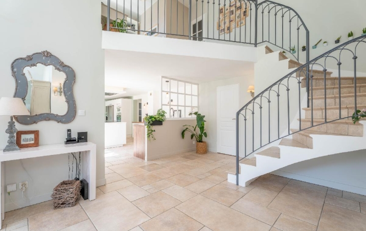 Maison CHAPONOST (69630)  176 m2 897 000 € 