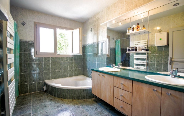 Maison MARIN (74200)  197 m2 569 000 € 